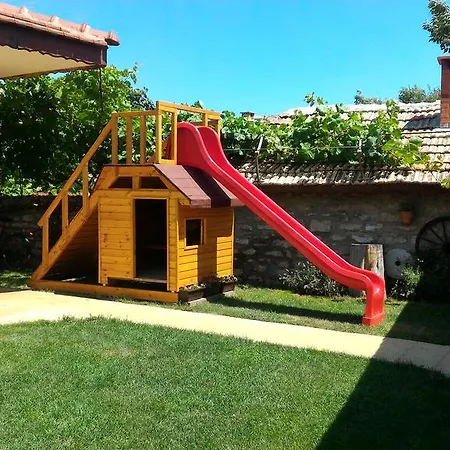 Mirage בית הארחה 3*